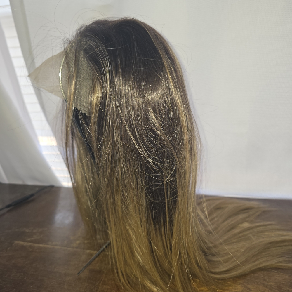Csc CHELSEY SMITH CROWNS Petite Regina Balayage LACE INTACT Wig - Picture 2 of 8